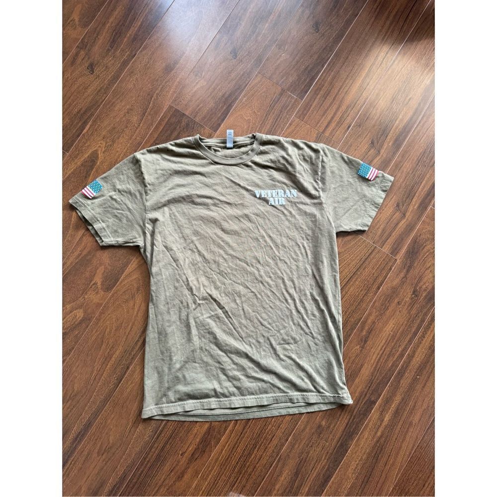 Veteran Air 🇺🇸 L army green short sleeve tee shirt